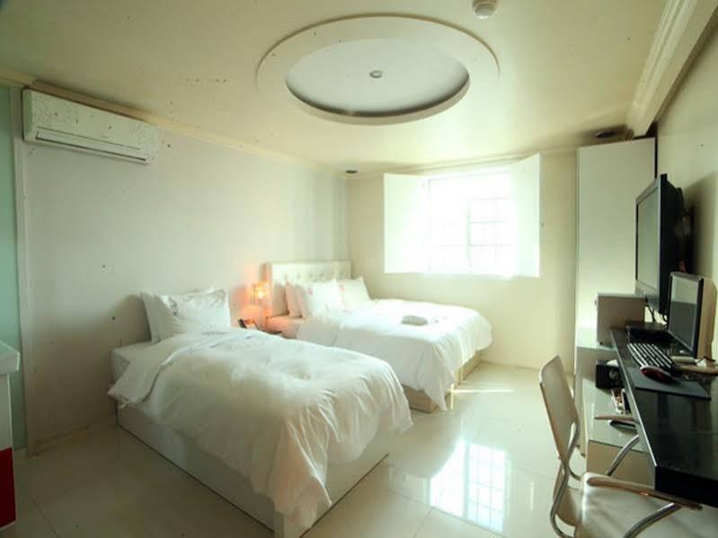 Merdi Hotel Suwon Extérieur photo