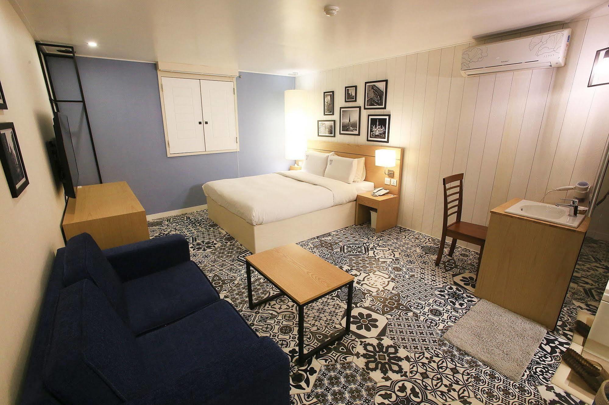 Merdi Hotel Suwon Extérieur photo