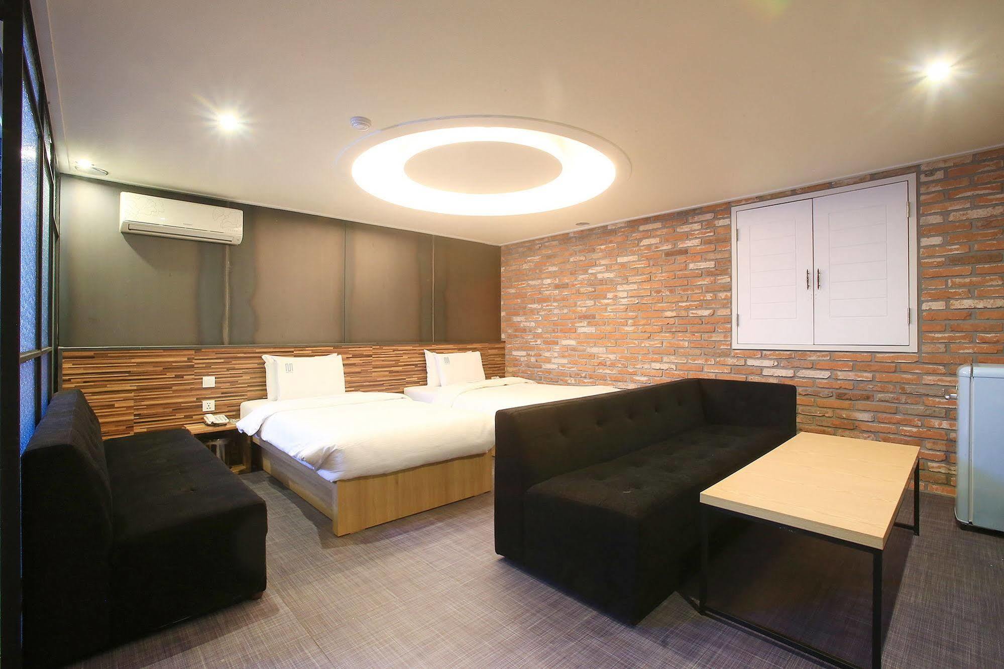 Merdi Hotel Suwon Extérieur photo