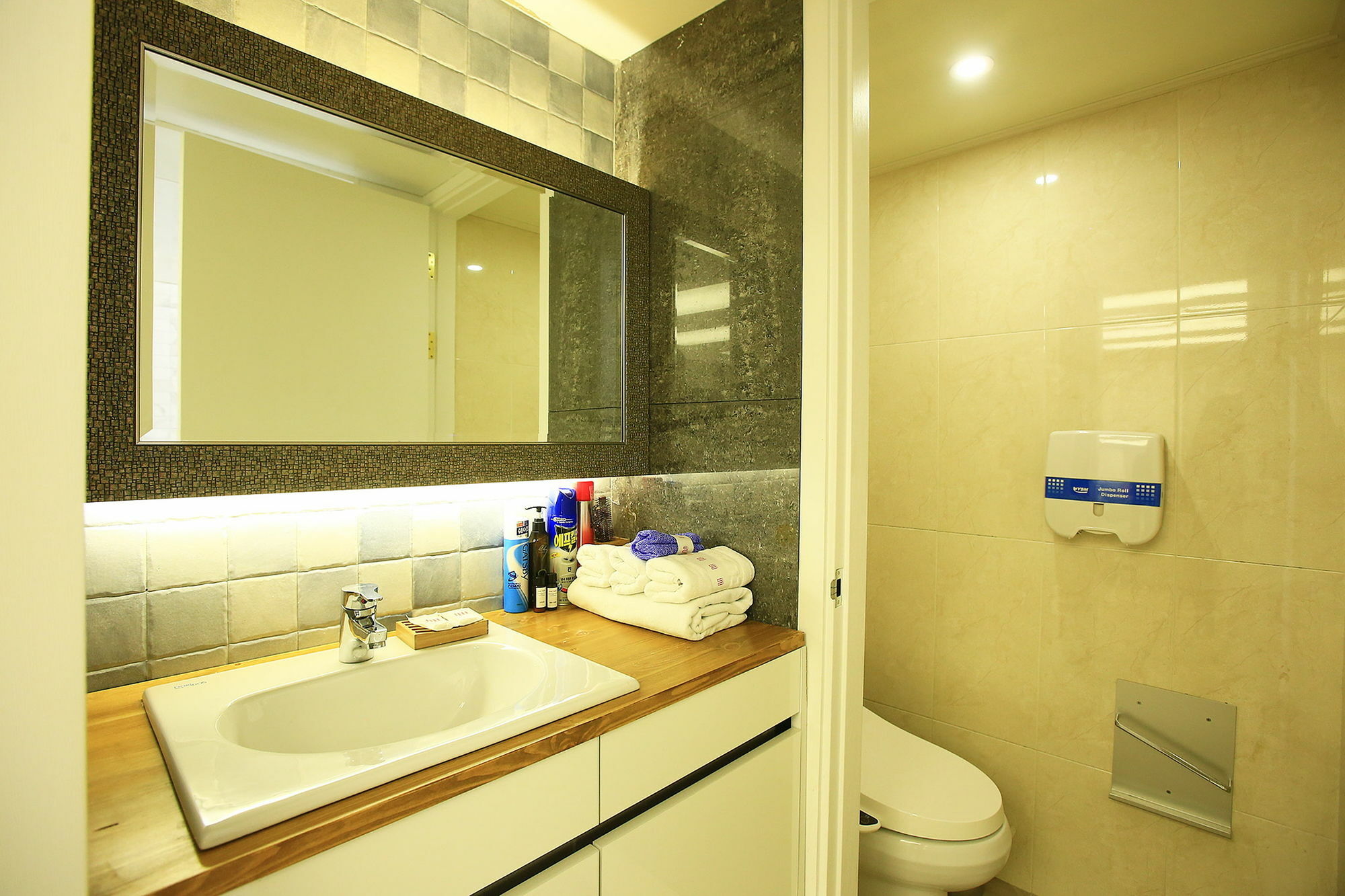 Merdi Hotel Suwon Extérieur photo